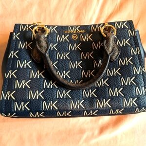 Michael Kors Marilyn Small Crossbody